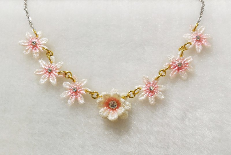花團錦簇 之 優雅粉 水蕾絲項鍊 手工限量訂製 - 項鍊 - 繡線 
