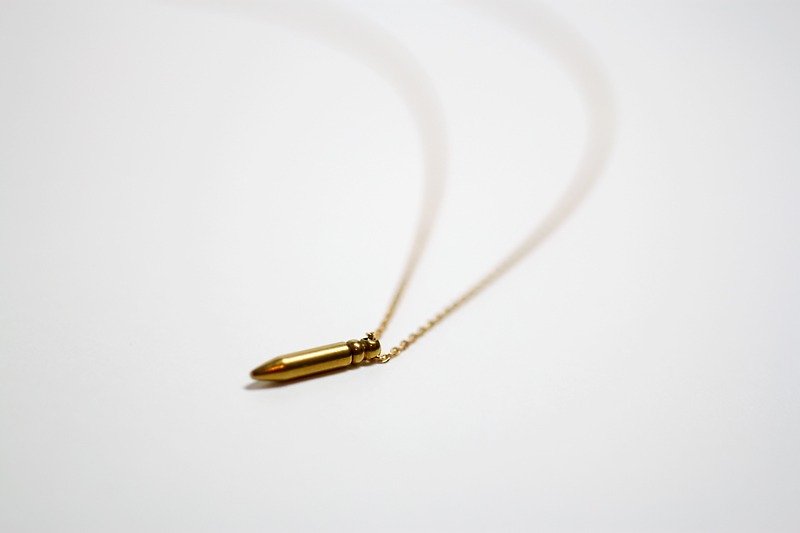 小さな弾丸真鍮単純な幾何学的形状の短鎖であります - ネックレス・ショート - 金属 ゴールド