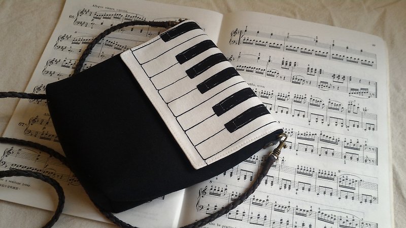 piano oblique backpack - กระเป๋าแมสเซนเจอร์ - วัสดุอื่นๆ 