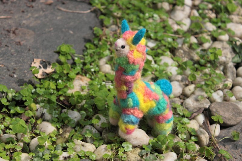 Alpaca (mud horse) dolls hand-dyed colors of the rainbow has a variety of colors to choose ~~~ - Stuffed Dolls & Figurines - Wool Multicolor