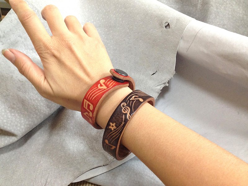 POPO│ notes ring │ │ personality hand-carved leather. Dyed │ genuine leather - Bracelets - Genuine Leather Black
