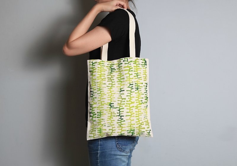 Hand-painted hand-printed fabric bag [Seagrass] Single-sided / double-sided portable / shoulder gradient / mixed color - กระเป๋าแมสเซนเจอร์ - ผ้าฝ้าย/ผ้าลินิน สีเขียว