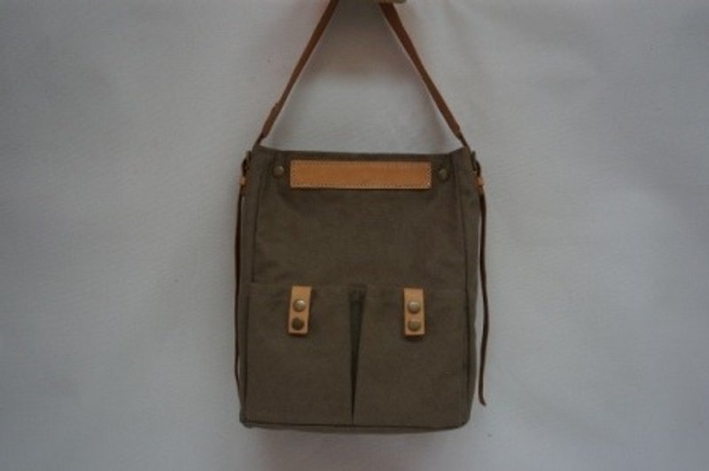 Canvas diagonal shoulder bag - กระเป๋าแมสเซนเจอร์ - วัสดุอื่นๆ 