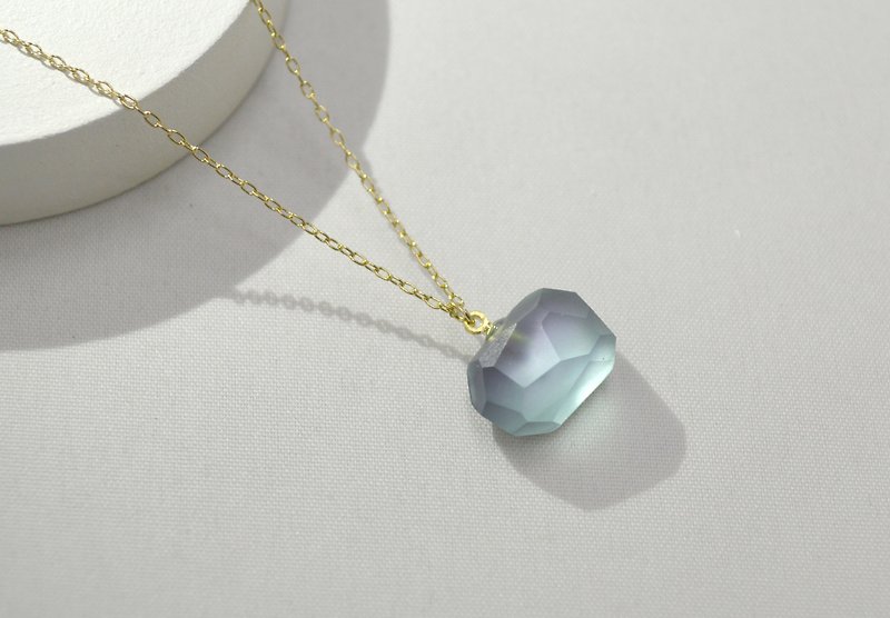 Glass necklace blur Thin cloud - สร้อยคอ - แก้ว สีน้ำเงิน