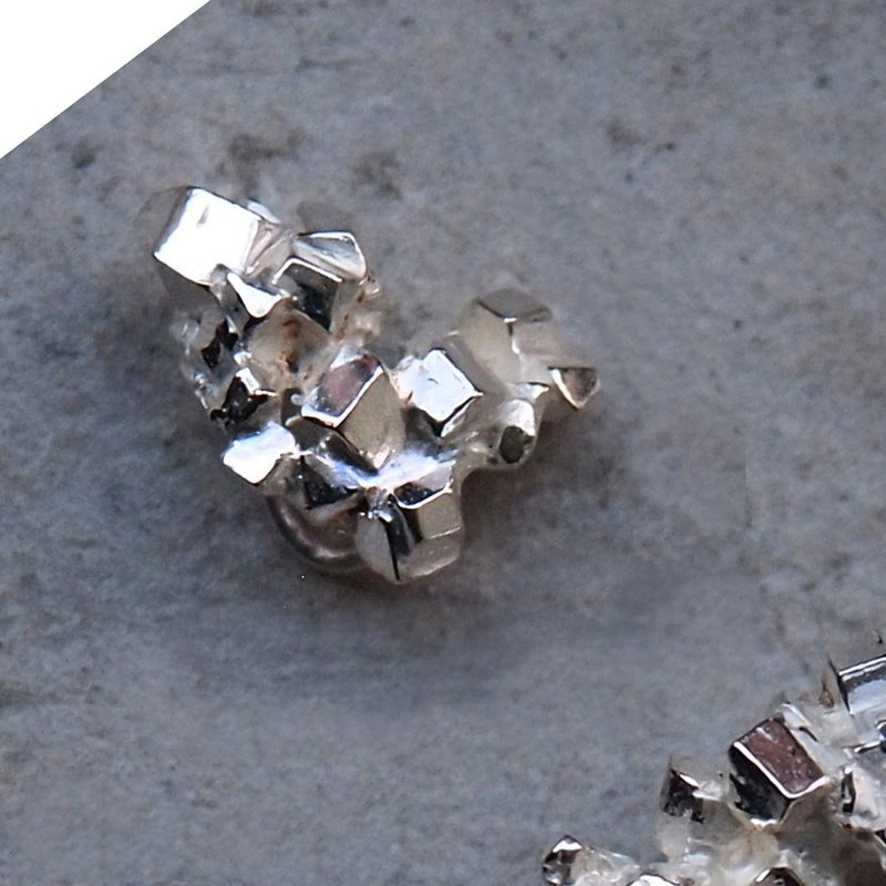 Mineral Specimens【方晶礦石耳環#5】 - 耳環/耳夾 - 其他金屬 灰色