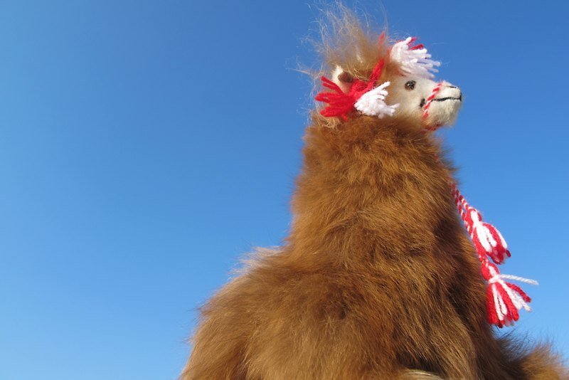 蘇力 Alpaca 100% 毛料手工縫製娃娃-淺棕 - 公仔模型 - 其他材質 金色