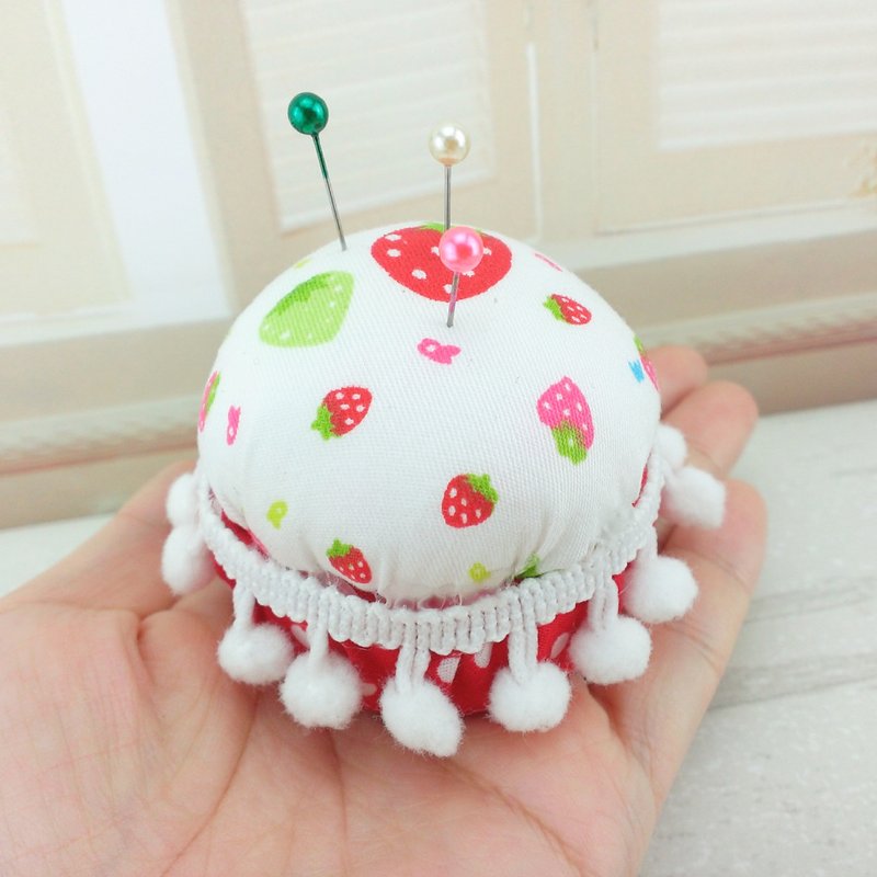 Sweet strawberries. Hand-pin plug - อื่นๆ - วัสดุอื่นๆ สีแดง