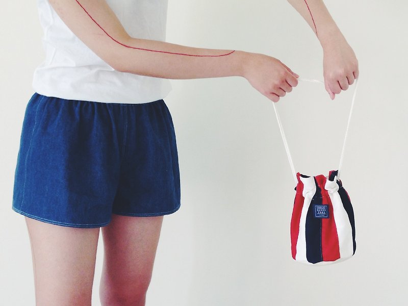 ::瀏海樹:: 夏季出遊水桶包_法國系 - 側背包/斜背包 - 其他材質 紅色