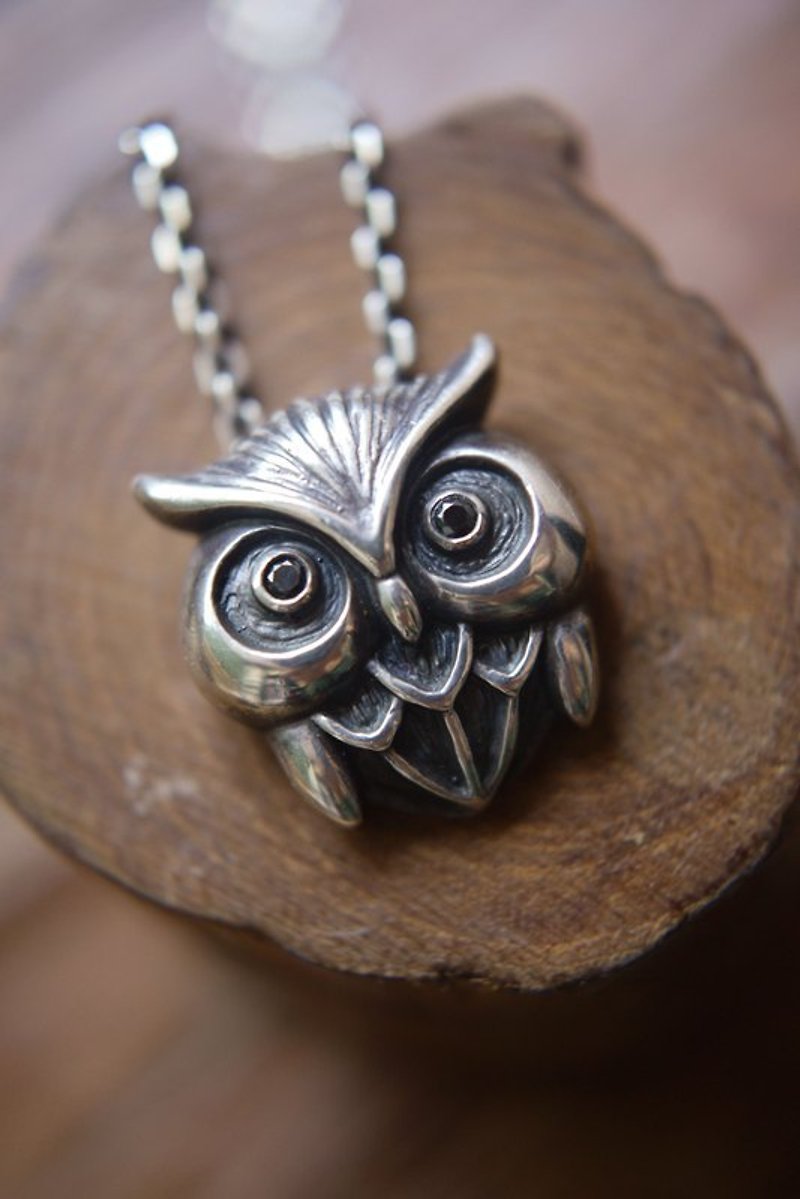 Petite Fille Handmade Silver Bird of Wisdom-Owl Sterling Silver Necklace - สร้อยคอ - โลหะ สีเงิน