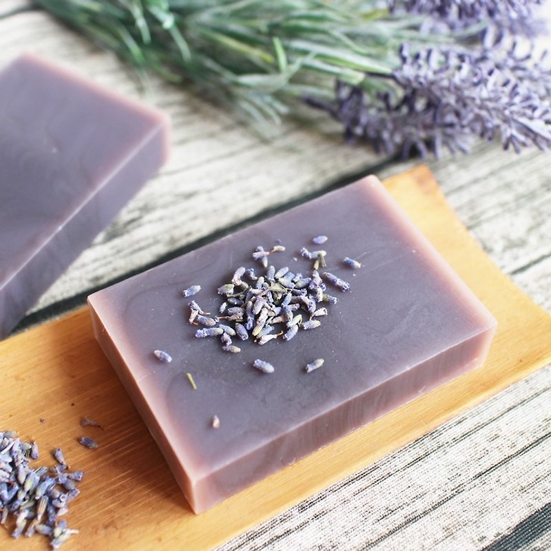 【Lianbo Handmade Soap】Lavender moisturizing soap. Natural handmade soap│ essential oil addition│ calming and moisturizing - สบู่ - วัสดุอื่นๆ สีม่วง