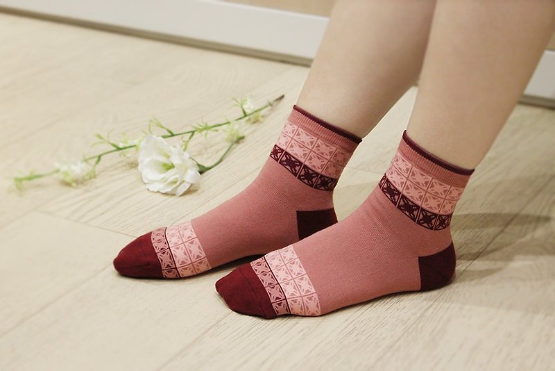 Printing thick socks / old tiles 1 / mocha red - Socks - Other Materials 