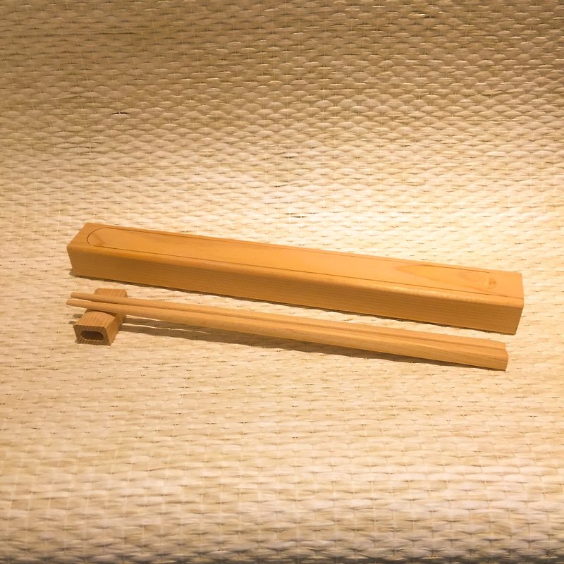 Wood Chopsticks - Taiwan cypress chopsticks L (including cypress box and chopstick rest) 5 pairs or more are available for engraving services