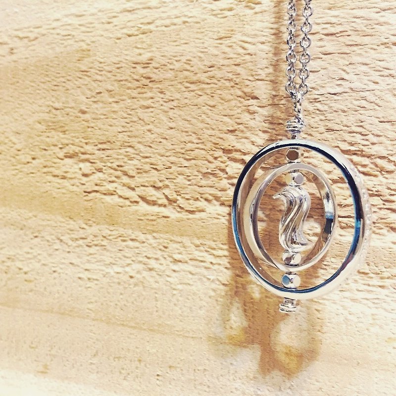 To be you want to be____ .Brave Dream Chasing Necklace - สร้อยคอ - โลหะ ขาว