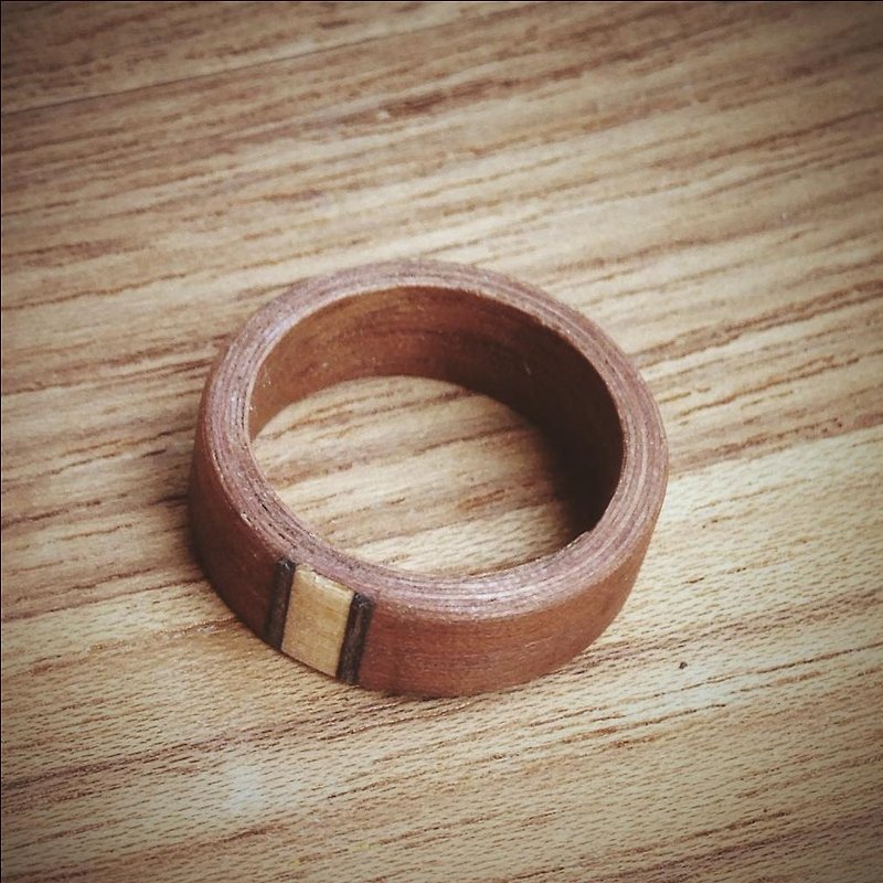 Dark walnut wood ring insert series - แหวนทั่วไป - ไม้ สีทอง