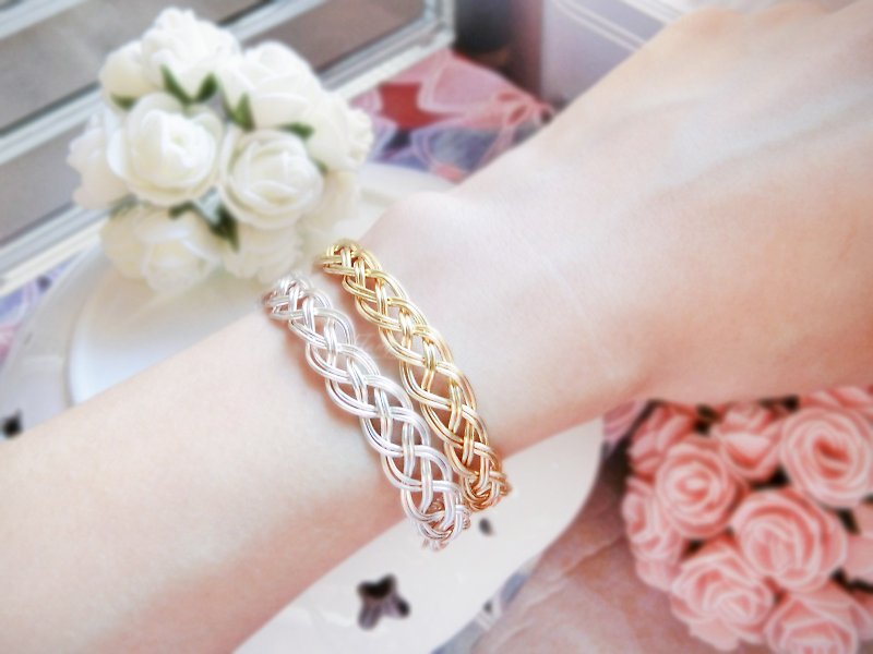 【Four-strand braided bracelet】Gold/silver two-color limited edition order - สร้อยข้อมือ - เครื่องเพชรพลอย สีทอง
