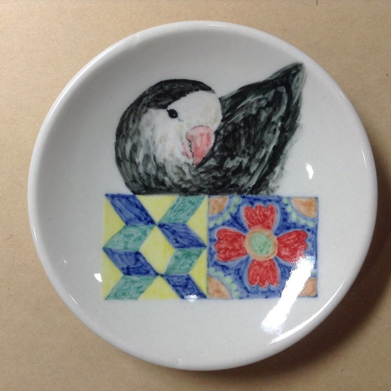 Momo Love Tiles-Hand-painted Parrot Small Dish - จานเล็ก - วัสดุอื่นๆ หลากหลายสี