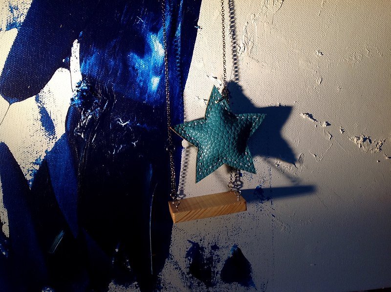 Necklace ∞ Tongwan trilogy - Swings swing Special Edition: Your Blue Star - Necklaces - Wood Blue