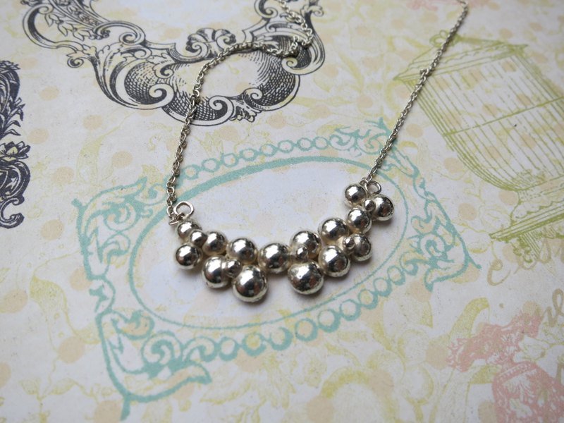 O' NIU 小花微笑項鍊 - 項鍊 - 其他金屬 灰色