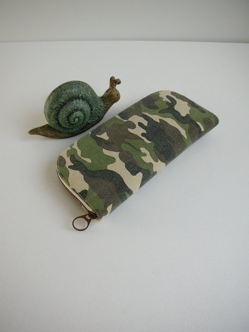 Cool handsome camouflage thin canvas - long clip / wallet / purse / gift - กระเป๋าสตางค์ - วัสดุอื่นๆ สีเขียว