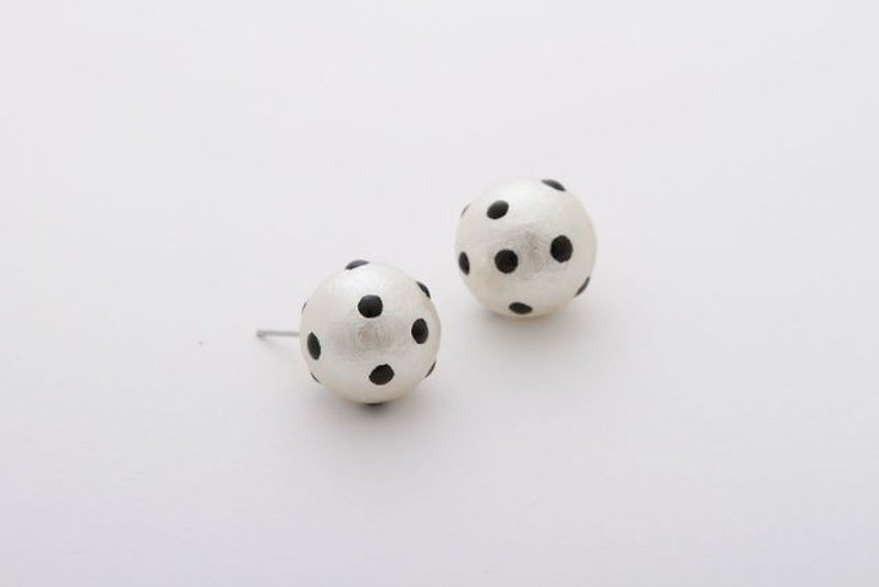 Japanese drama First Class warehouse Kana wearing Dot earrings / JC1810 (needle earrings) - Earrings & Clip-ons - Other Metals Black