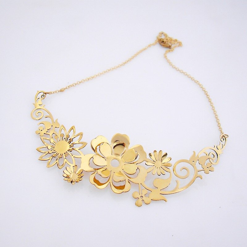 Vector flower necklace in brass with and enamel color - 項鍊 - 其他金屬 