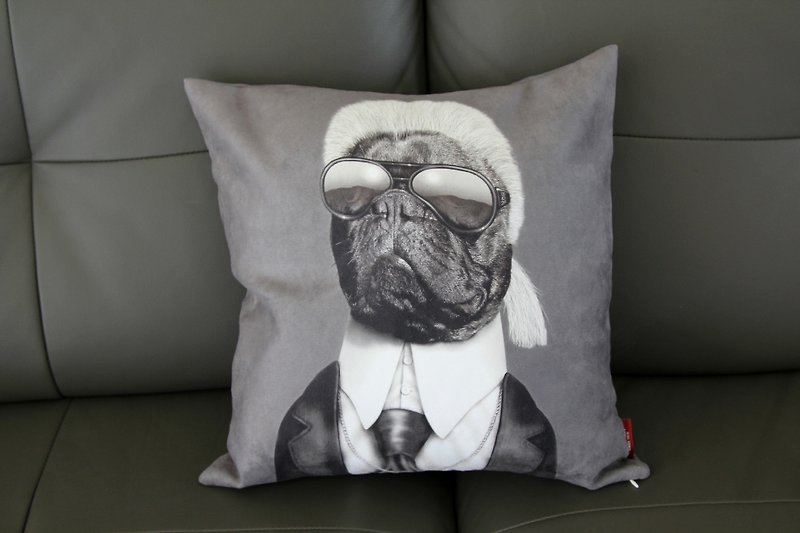 〔SUSS〕明星動物絨毛抱枕套（卡爾·拉格斐。狗狗）--適合辦公室/居家/送禮/生日使用。現貨免運 - Pillows & Cushions - Cotton & Hemp Gray