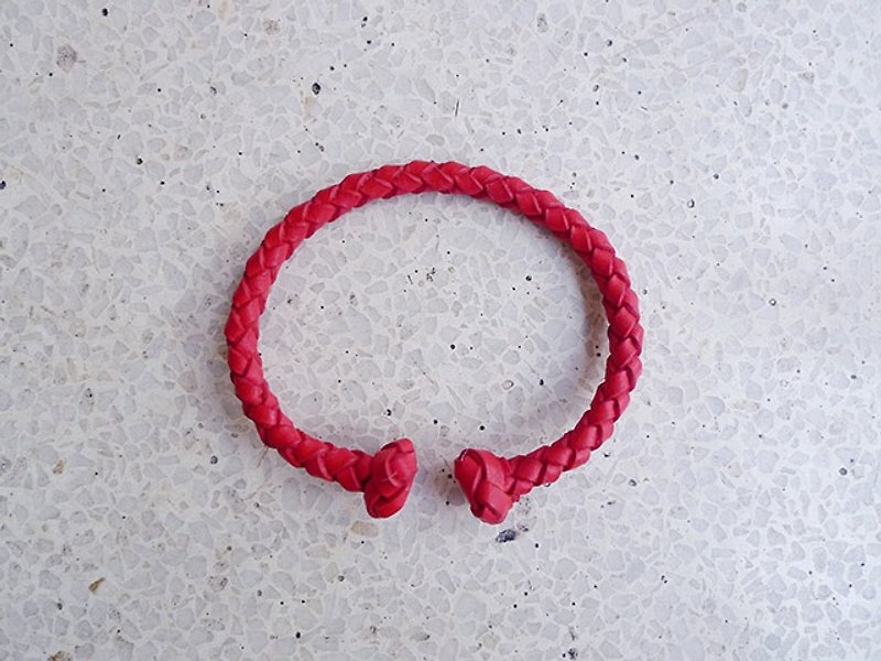 紅色手工編織手環 - 手鍊/手鐲 - 真皮 紅色