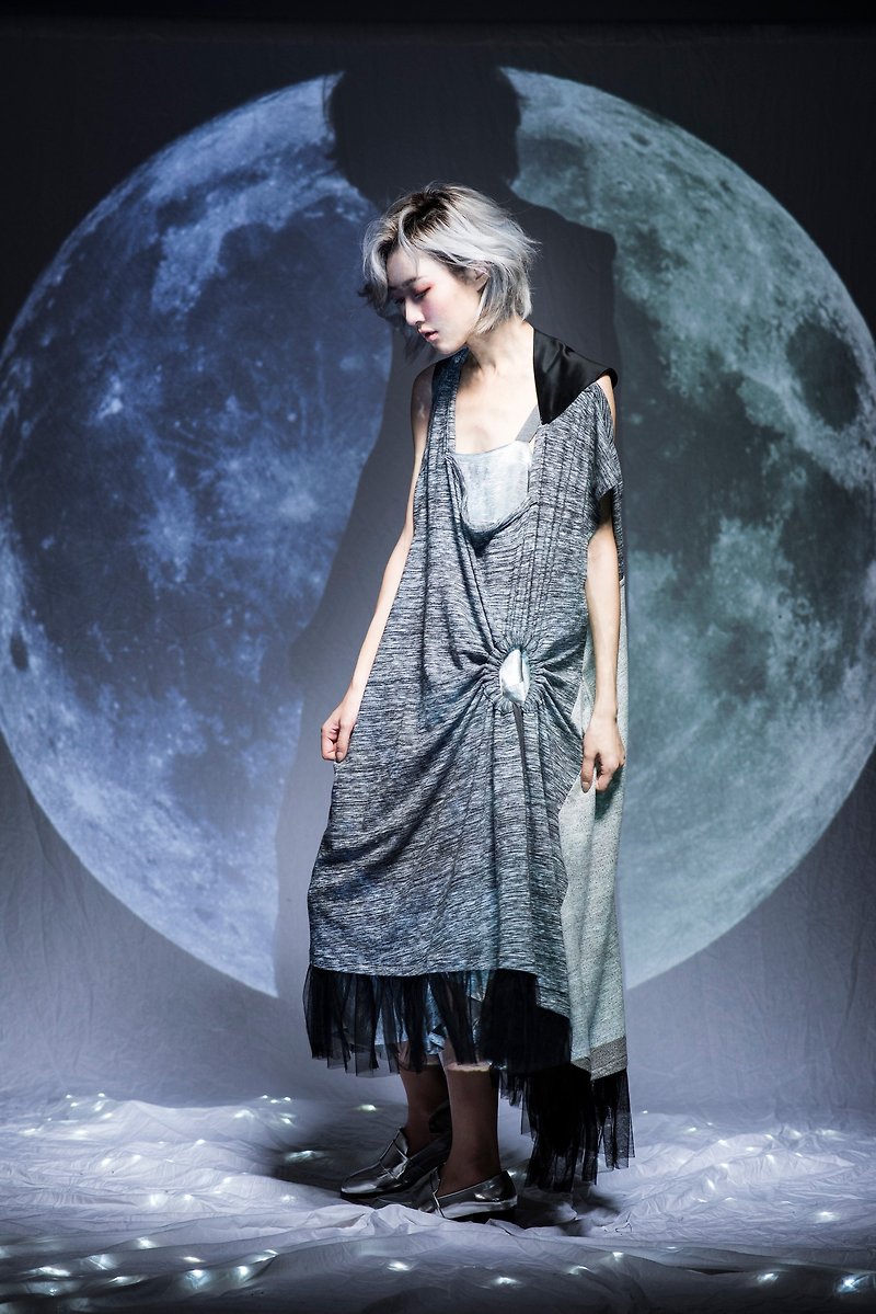 moi non plus 月蝕洋裝 - 洋裝/連身裙 - 聚酯纖維 灰色