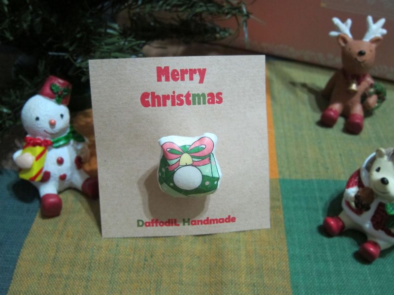 [MerrY X'mas] hand for modeling pin - mistletoe - Brooches - Other Materials Multicolor