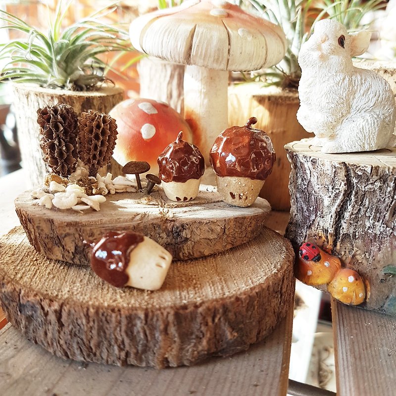 Adorable & dorky acorns【Nordic mushroom-chestnut village】 - Items for Display - Pottery Brown