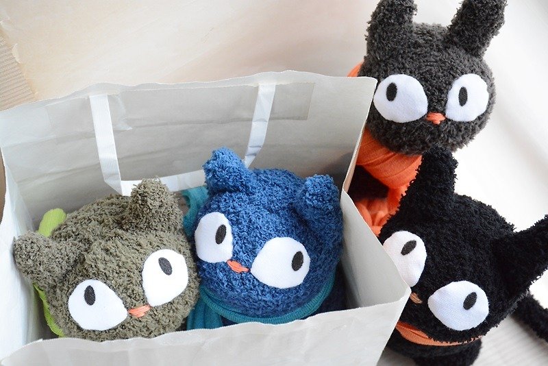 Natural wind sock dolls hand-made paper bag - love big eyes cat - ตุ๊กตา - ผ้าฝ้าย/ผ้าลินิน สีดำ