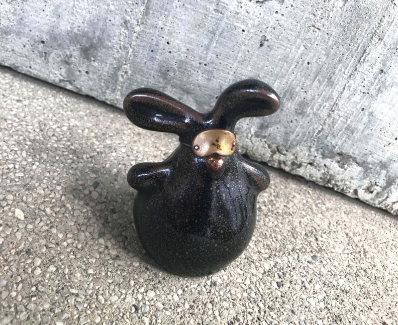 油滴天目費布諾奇小兔 - 擺飾/家飾品 - 陶 