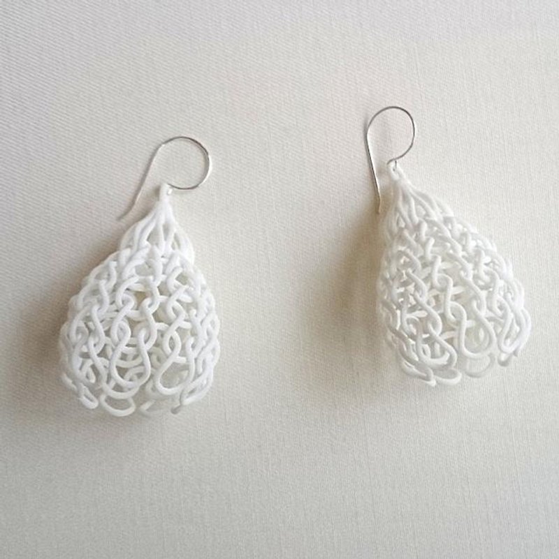 knit white earrings - ต่างหู - พลาสติก ขาว