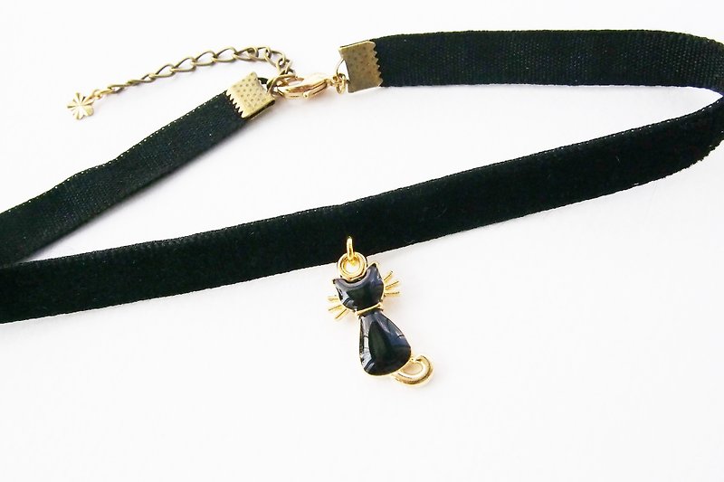 Allaah Black velvet choker / necklace with kitten charm. - 項鍊 - 其他材質 黑色