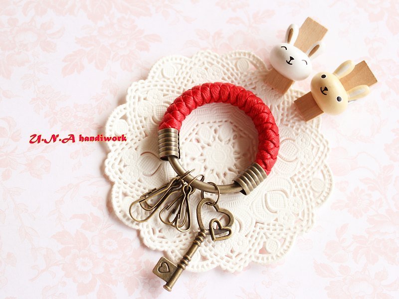 【AA】純手工編織腊繩鐵環鑰匙圈 - 其他 - 其他金屬 紅色