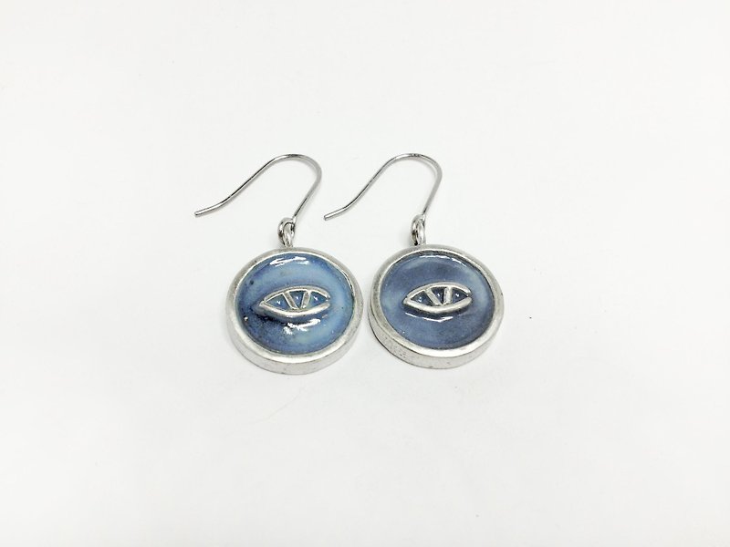 Fazhuo Da quater · Silver blue enamel earrings | Valdrada - ต่างหู - โลหะ สีเทา