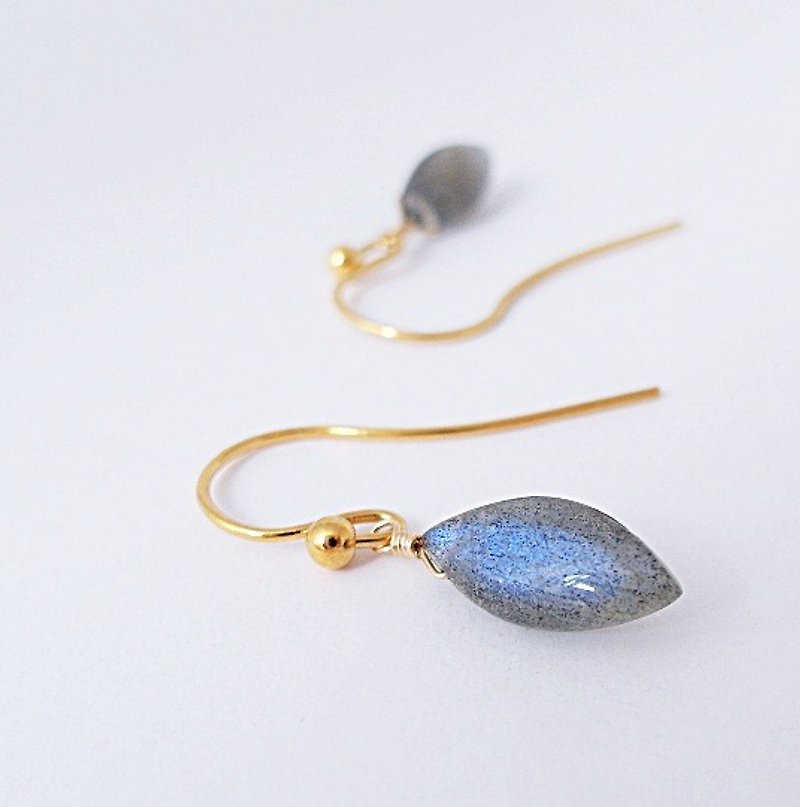 | Touch of moonlight | natural labradorite horse eye shape strong color halo - Earrings & Clip-ons - Gemstone Gray