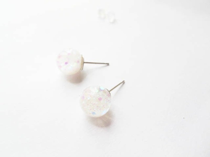 * Rosy Garden * Snow white glitter with water inside glass ball earrings - Earrings & Clip-ons - Glass White