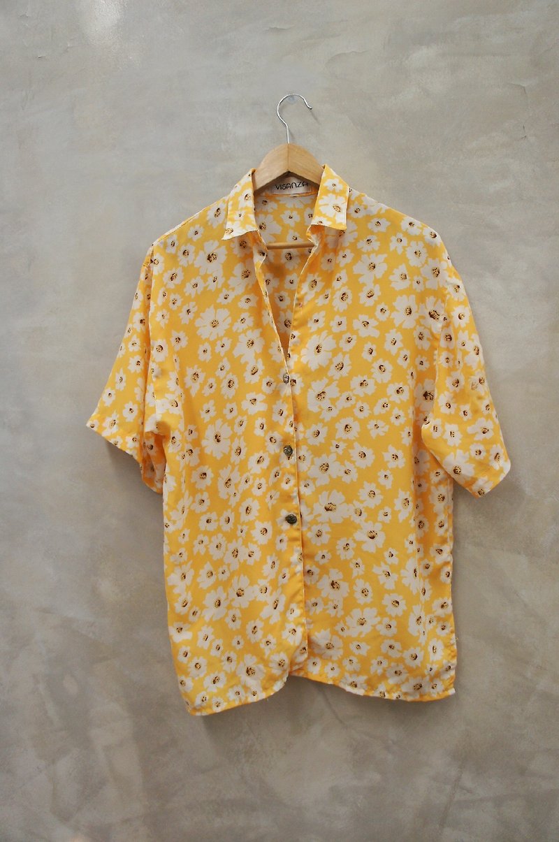PdB vintage yellow bottom with white chiffon shirt small flowers combination - เสื้อเชิ้ตผู้หญิง - วัสดุอื่นๆ สีเหลือง