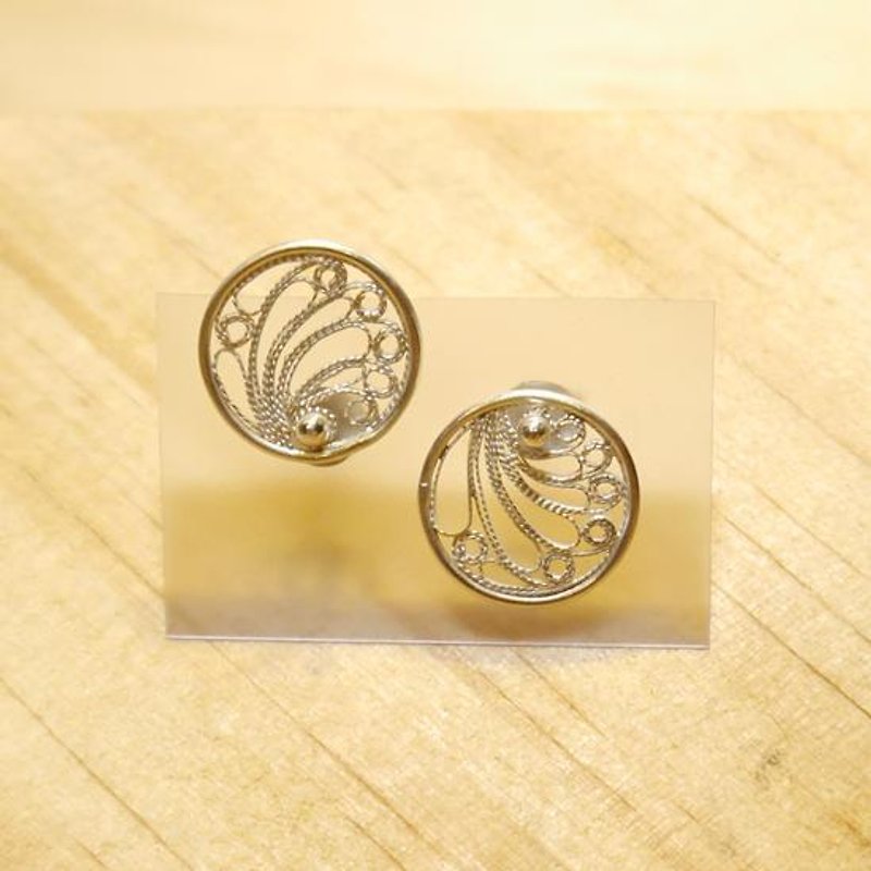 Filigree earrings temperament small round - Earrings & Clip-ons - Other Metals White