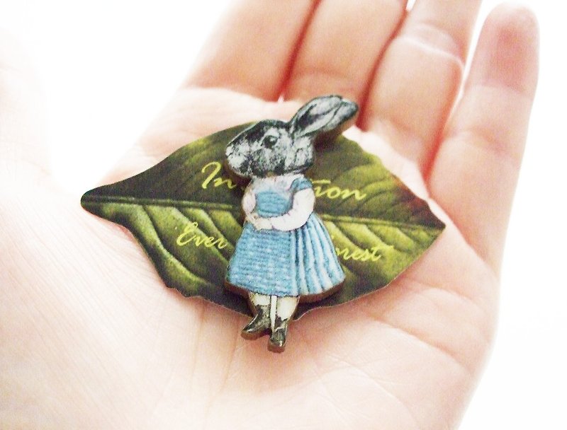 妖精ブローチうさぎ　fairy brooch rabbit - ブローチ - 木製 ブルー