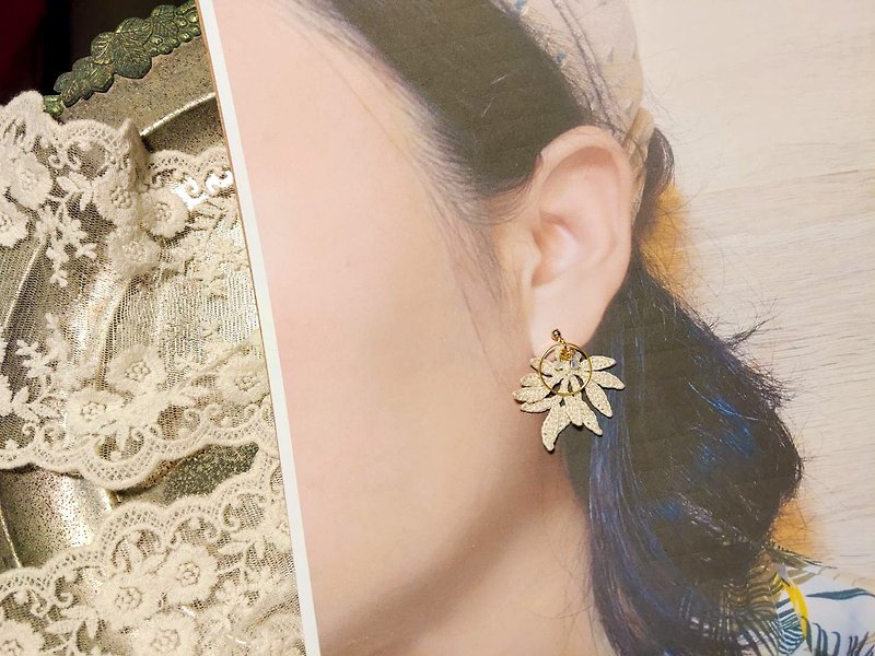 【原生系列】-落葉沙沙-鉤針 蕾絲 編織 自然植物系耳環/可改夾 - 耳環/耳夾 - 繡線 綠色