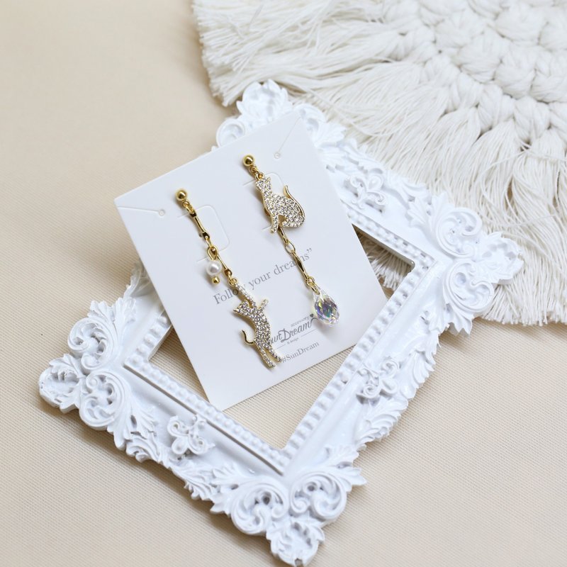 Cat crystal pearl earrings clip- on Clip-On crystal earrings cat earrings - ต่างหู - คริสตัล สีทอง