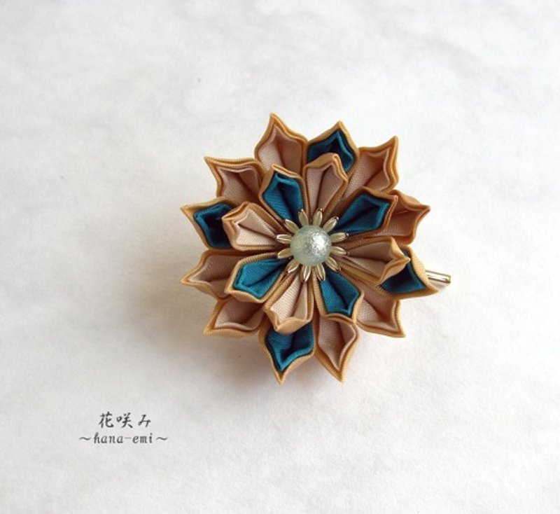 Hanasami Pony Hook Turquoise Green x Beige x Gold Yellow Tsumami Crafts - เครื่องประดับผม - ผ้าฝ้าย/ผ้าลินิน 