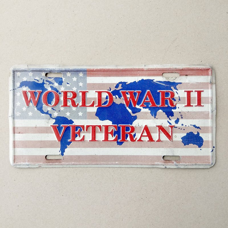 American old things retro nostalgic American steam locomotive iron plate-red and white stripes WORLD WAR II VETERAN - Other - Other Metals White