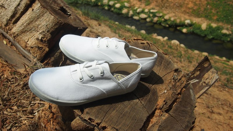 Adeia舒適簡單百搭 小白鞋 白色/藍色三種鞋帶三種不同穿搭風格 - 女休閒鞋/帆布鞋 - 其他材質 