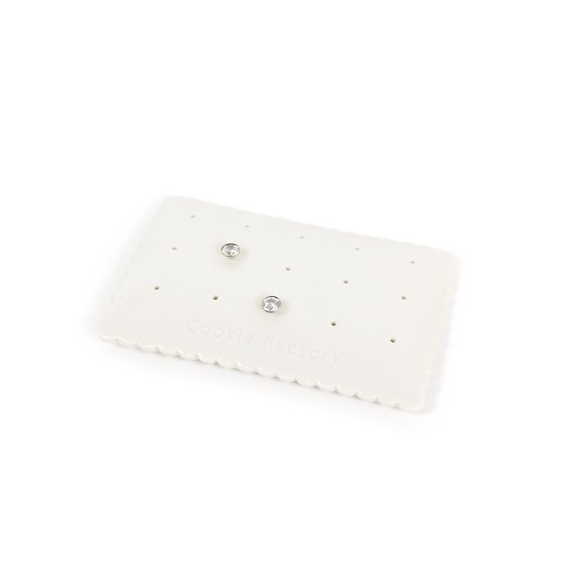 ディスプレイと手作りのホワイト磁器のイヤリングの収納ボックスは、ビスケットの工場純粋な白磁スクエア形状のスタンド - 置物 - 磁器 ホワイト
