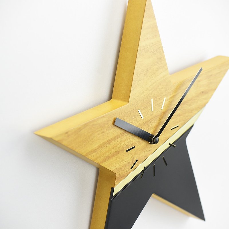 まばゆいばかりの星が壁掛け時計をミュート（黒インク） - 時計 - レジン ブラック