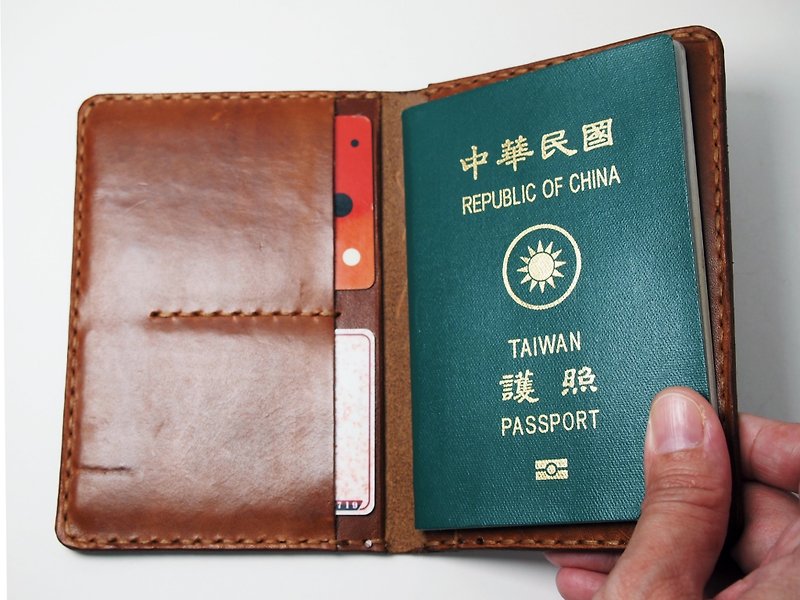 報復性出國旅遊的護照套 - 護照套 - 真皮 咖啡色