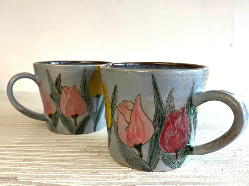 Tulip hand-carved coffee mug (remade after sold out)_Pottery mug - Mugs - Pottery Gray